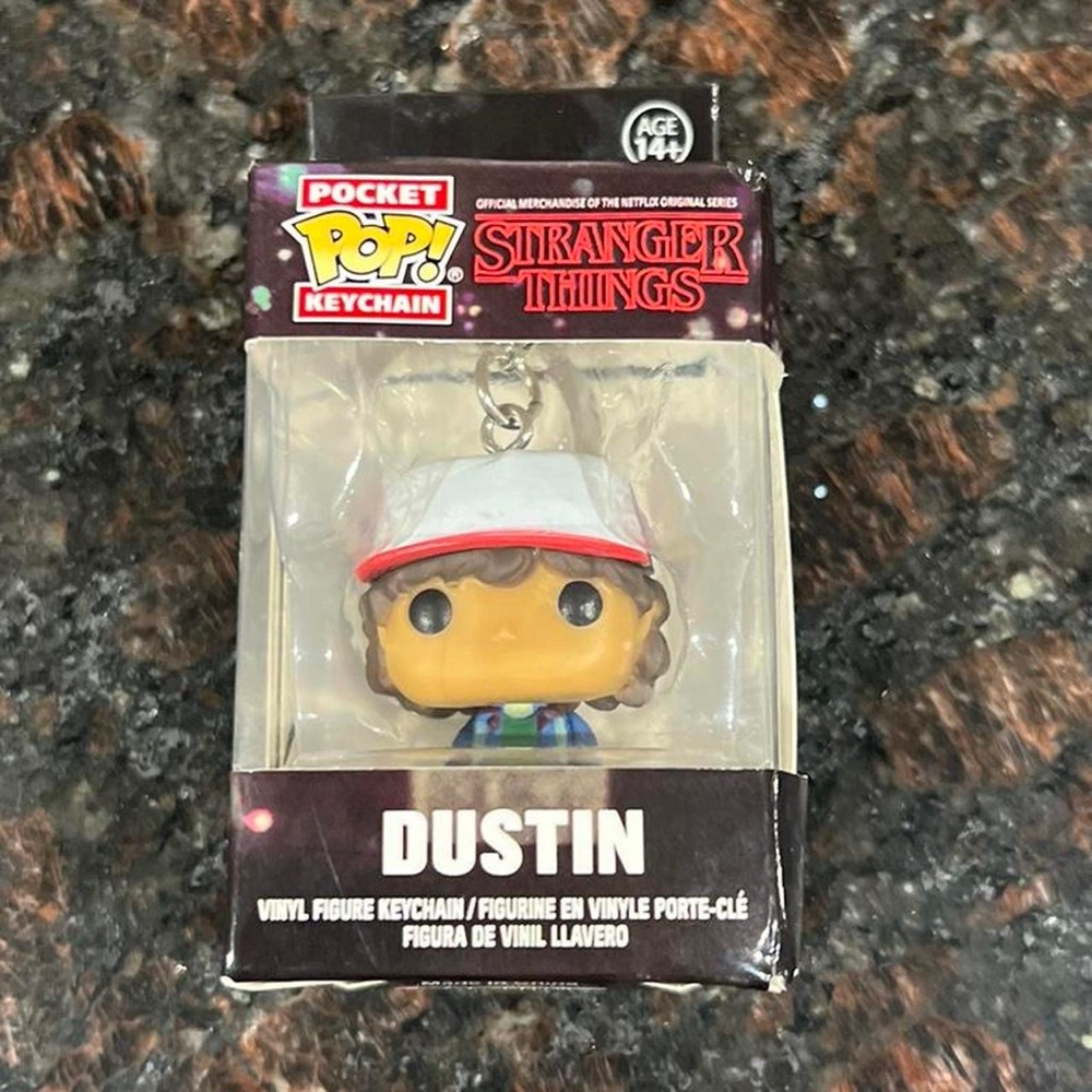 Dustin pop keychain - Stranger things